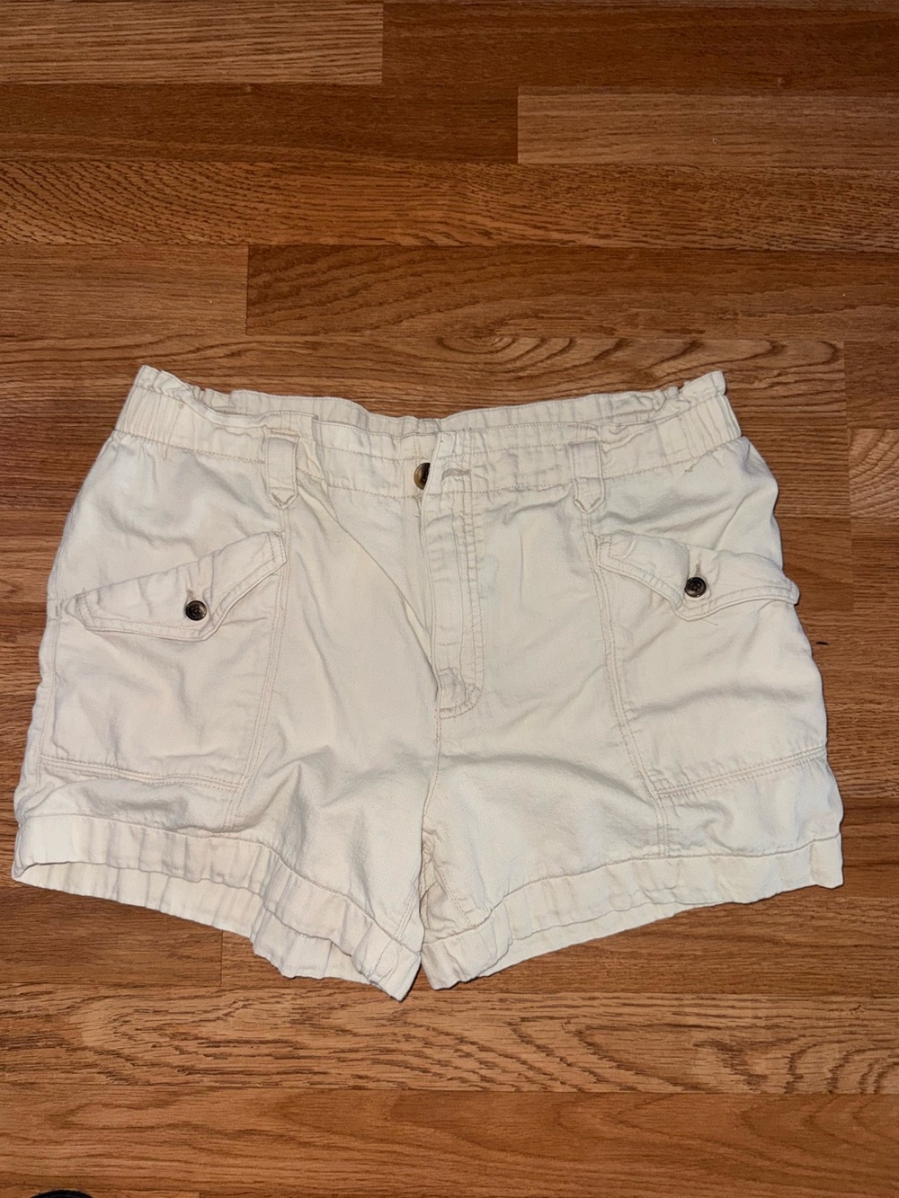 Old Navy Cream Cargo Shorts with Buttoned Pockets